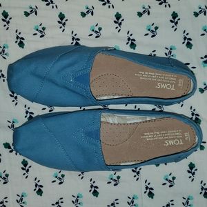 Toms